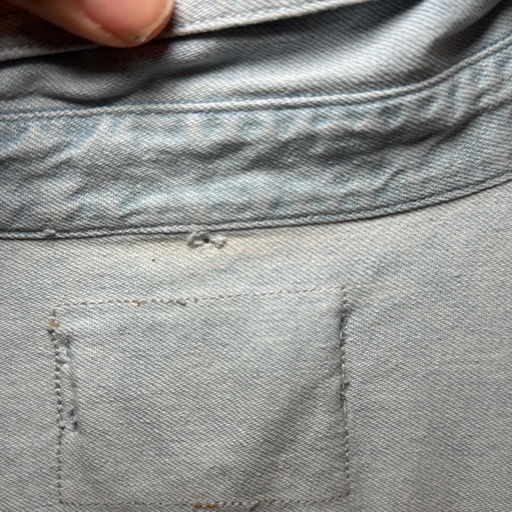 Vintage Levi’s Light Wash Denim Shirt – Made in USA Era size L